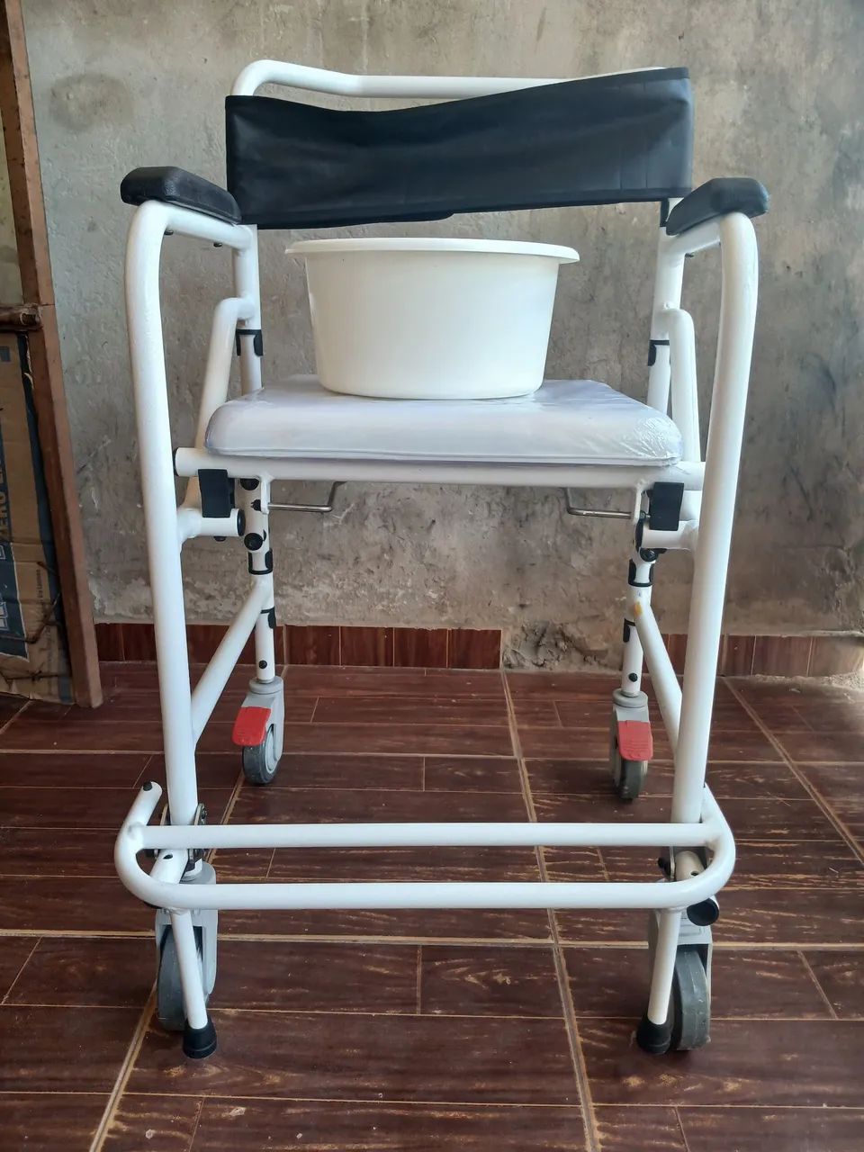 Venda-se cadeira para banho - Foto 4