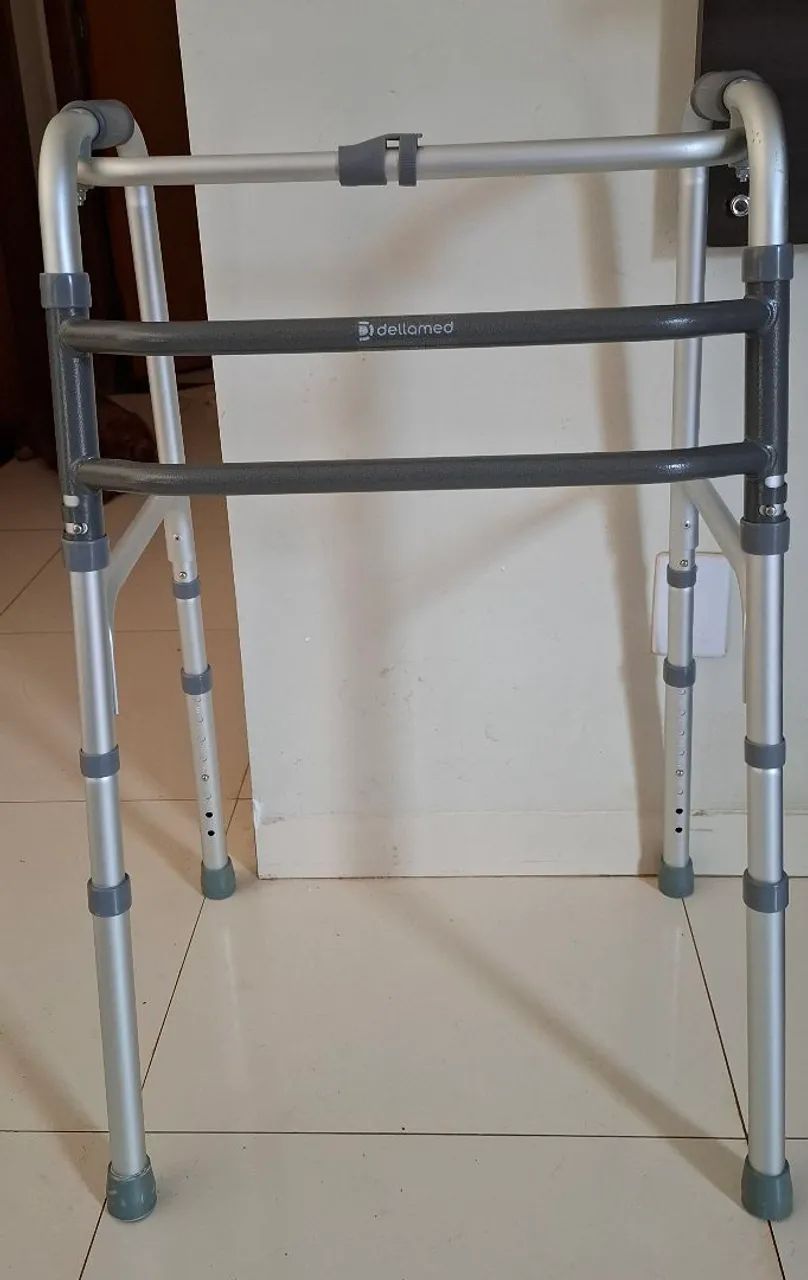 Cadeira de roda, andador, cama ferro, colchão.  - Foto 3