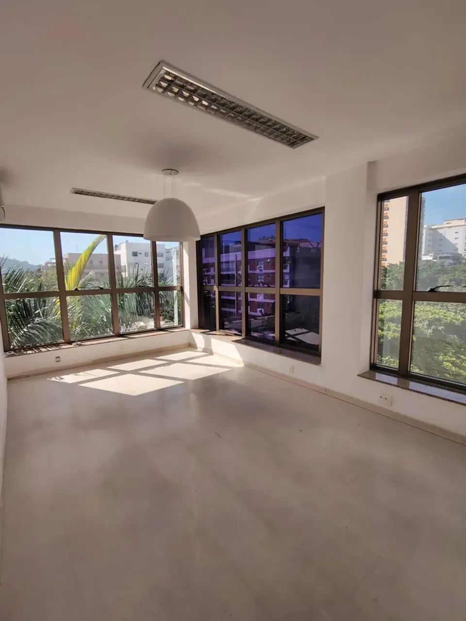 Sala/Conjunto para aluguel possui 24 metros quadrados - Foto 2