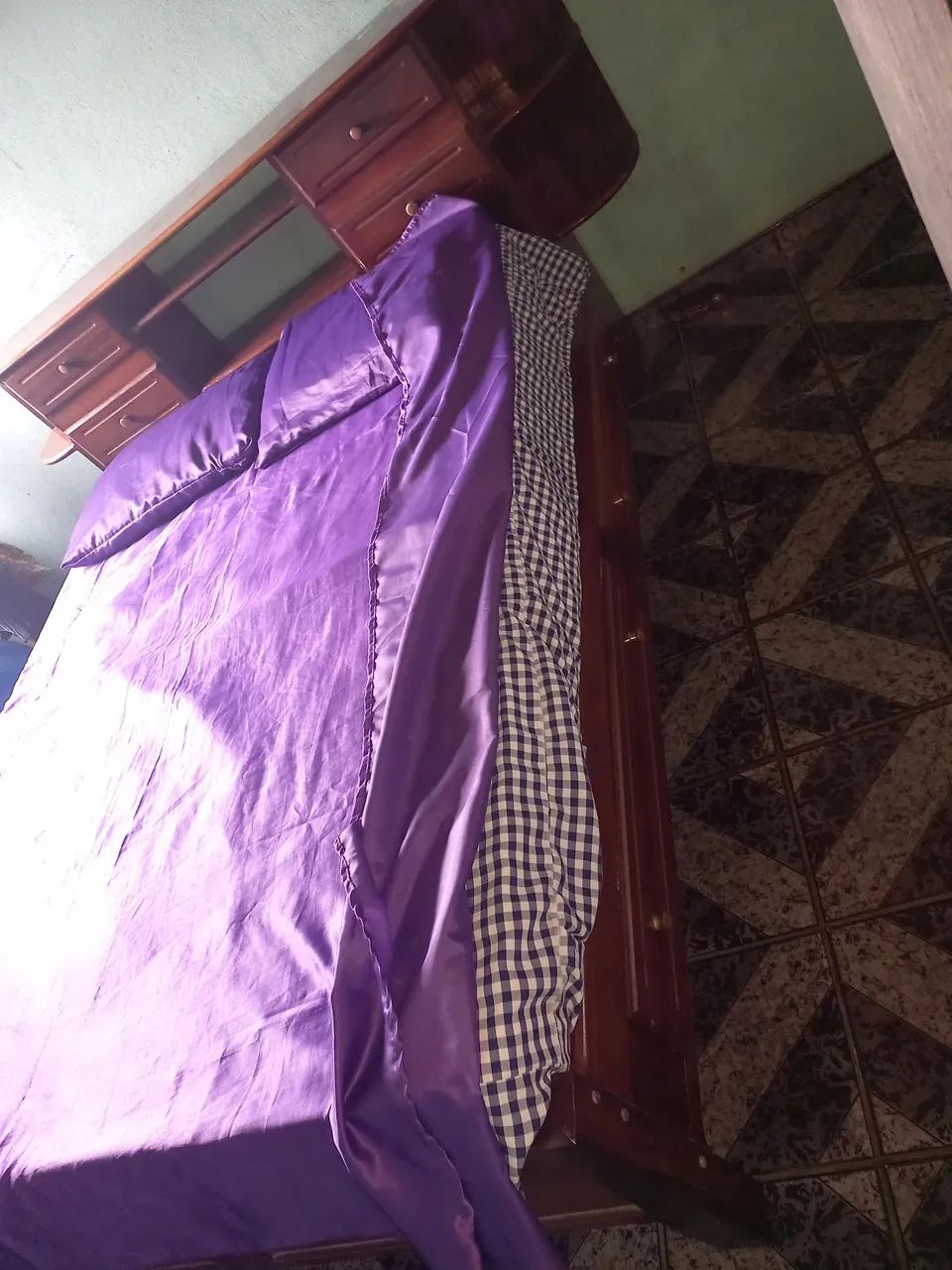 Cama com cabeceira de baú - Foto 2
