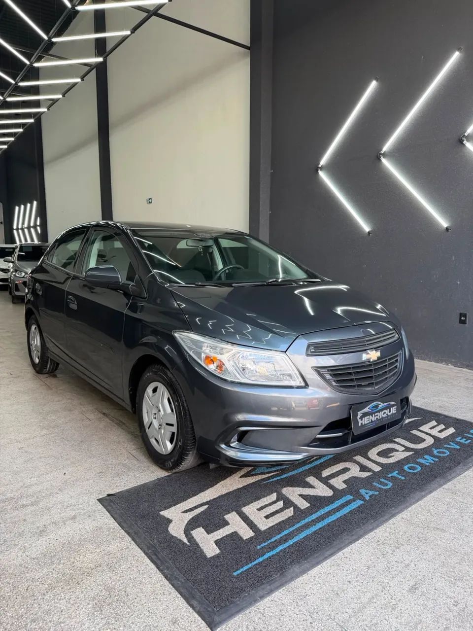 Chevrolet Onix JOY Hatch 1.0 8V Flex Mec. 4P 2018 - Foto 3