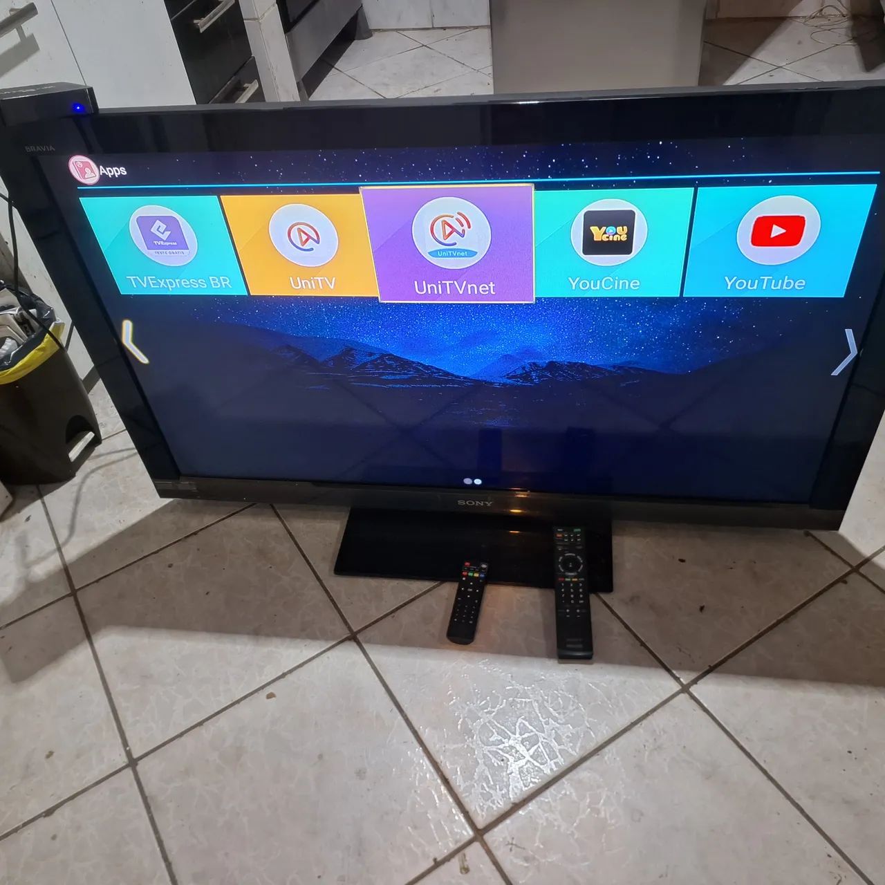 Vendo TV SONY LCD 46 polegadas semi nova unico dono não é SMART mas tem SMARTBOX ANDROID - Foto 2