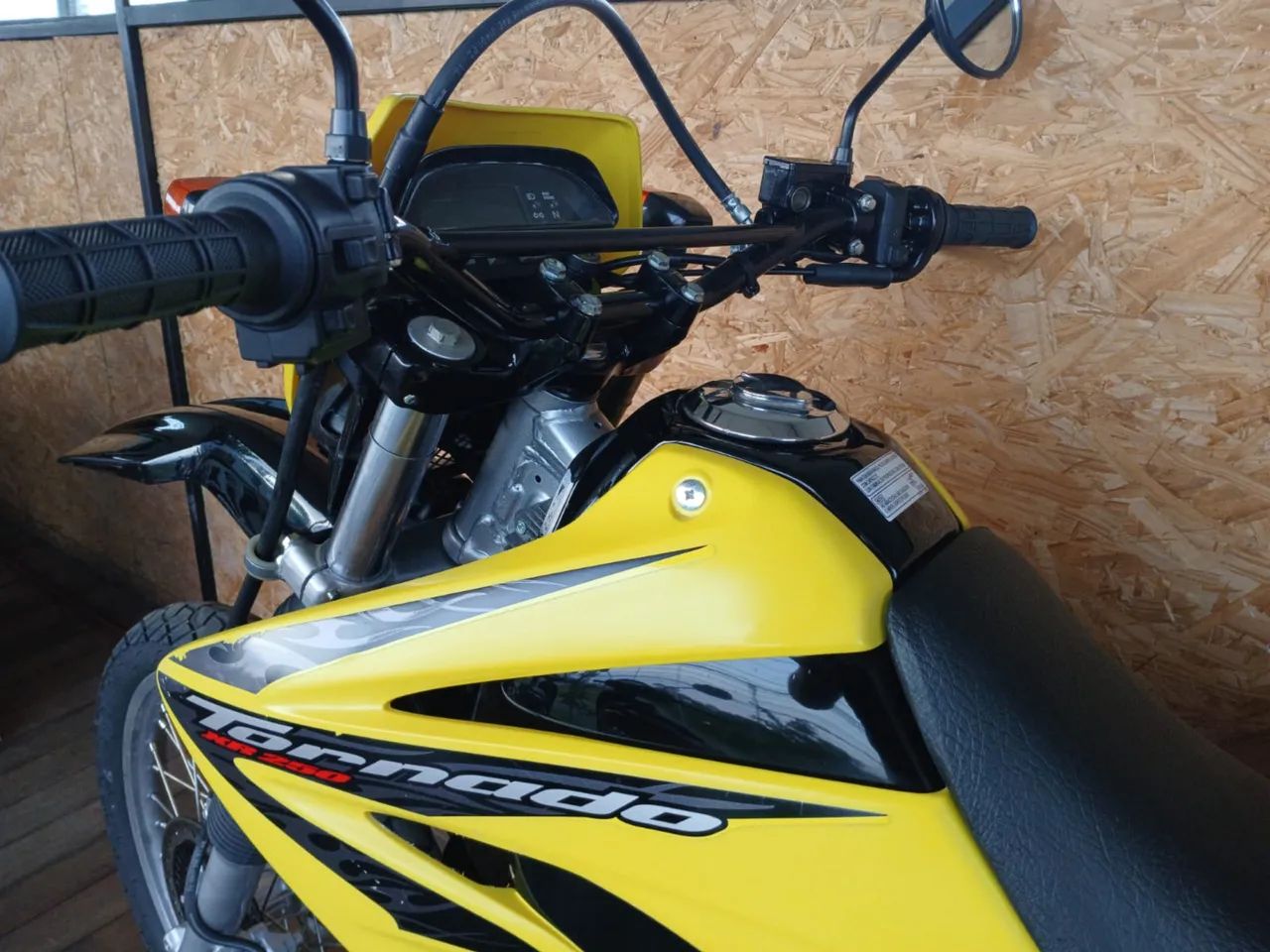 XR TORNADO 250