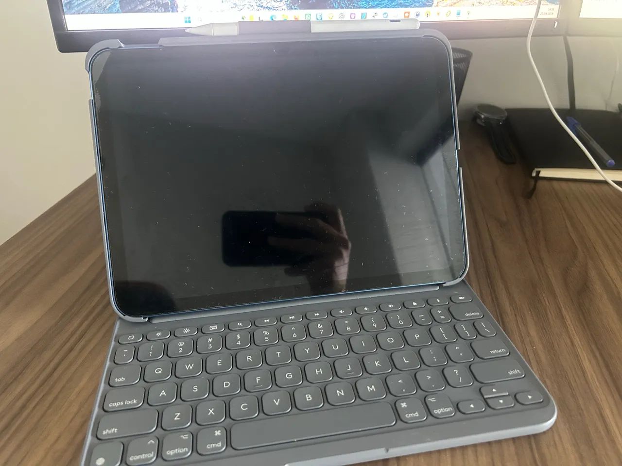 iPad 11 (A16) + Capa e Teclado Logitech Original - Foto 3