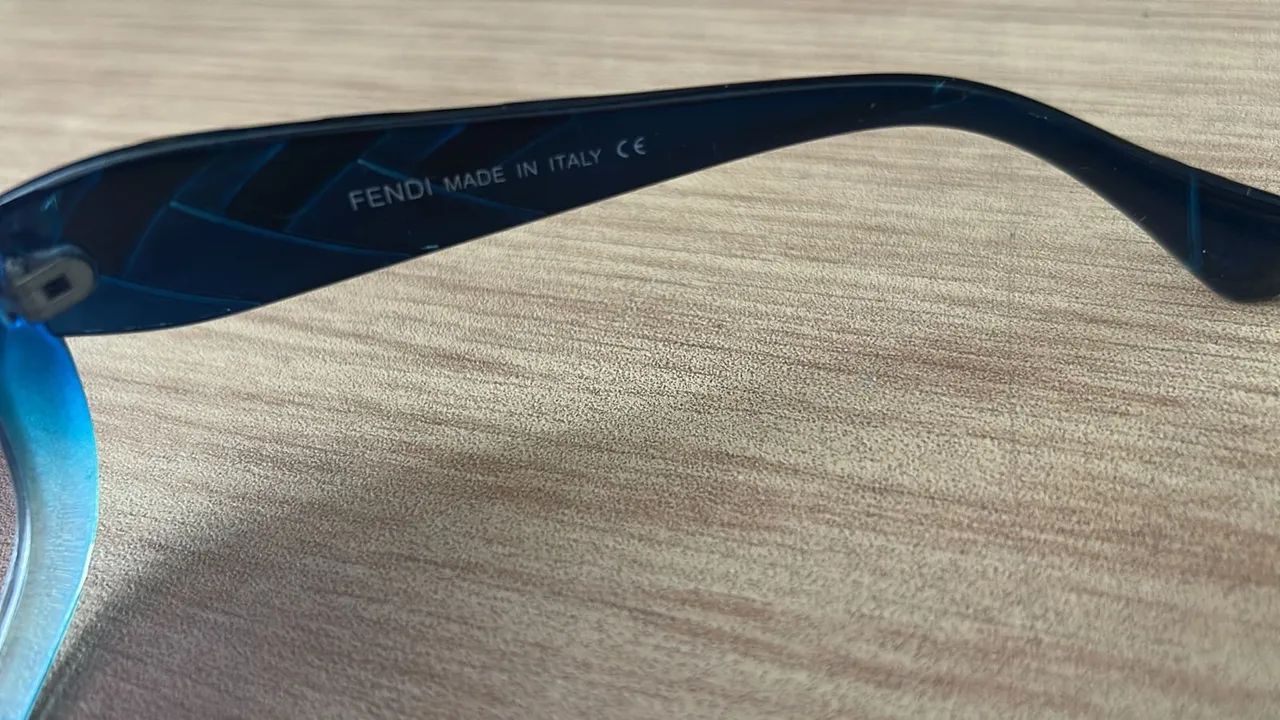 Óculos de sol elegante, grife fendi, cor verde  - Foto 2