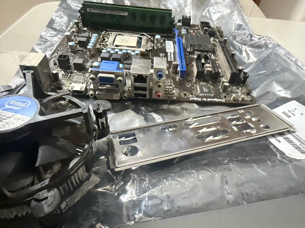Kit completo: Placa-mãe MSI MS-7680 VER: 2.4 Intel Core i5-3330 8 GB de RAM DDR3