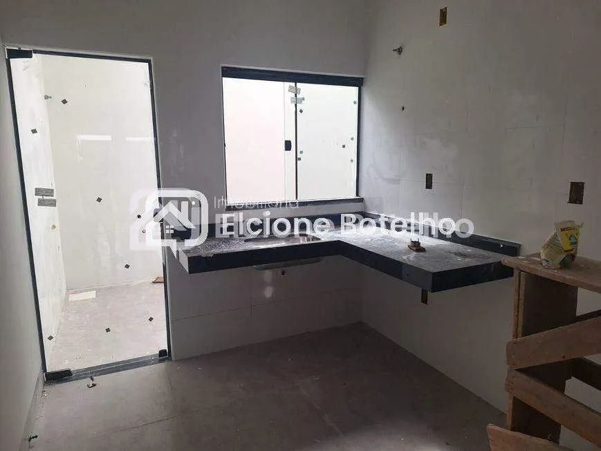 Casa à venda no bairro Planalto com 2 quartos e 1 suíte com 4 vagas - Foto 3