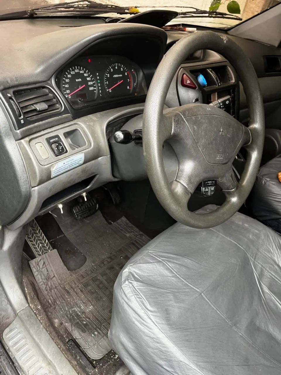 Mitsubishi Space Wagon/ Glxi 2.4 1999 - Foto 5