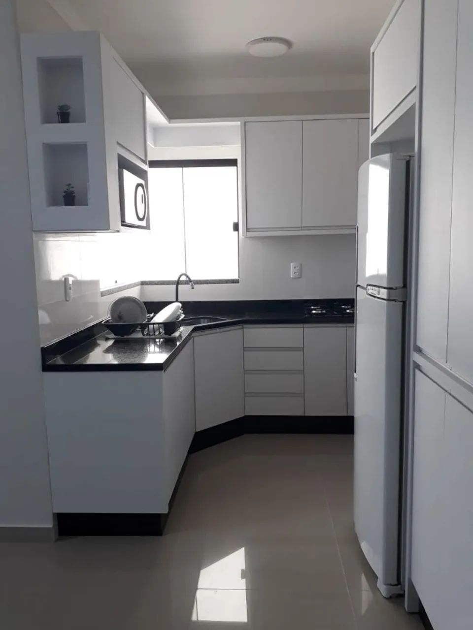 Vendo excelente casa mobiliada em tijucas bosque da mata.  - Foto 2