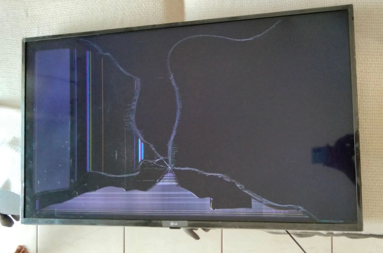 Tv LG  43 polegadas retirada de peças ou concertar