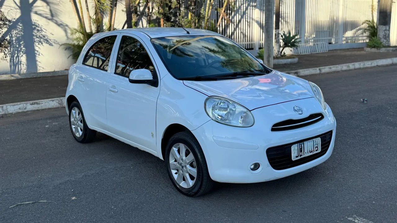 Nissan March MARCH Rio2016 1.6 Flex Fuel 5p 2013