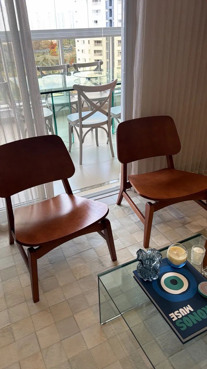 2 Poltronas de Madeira