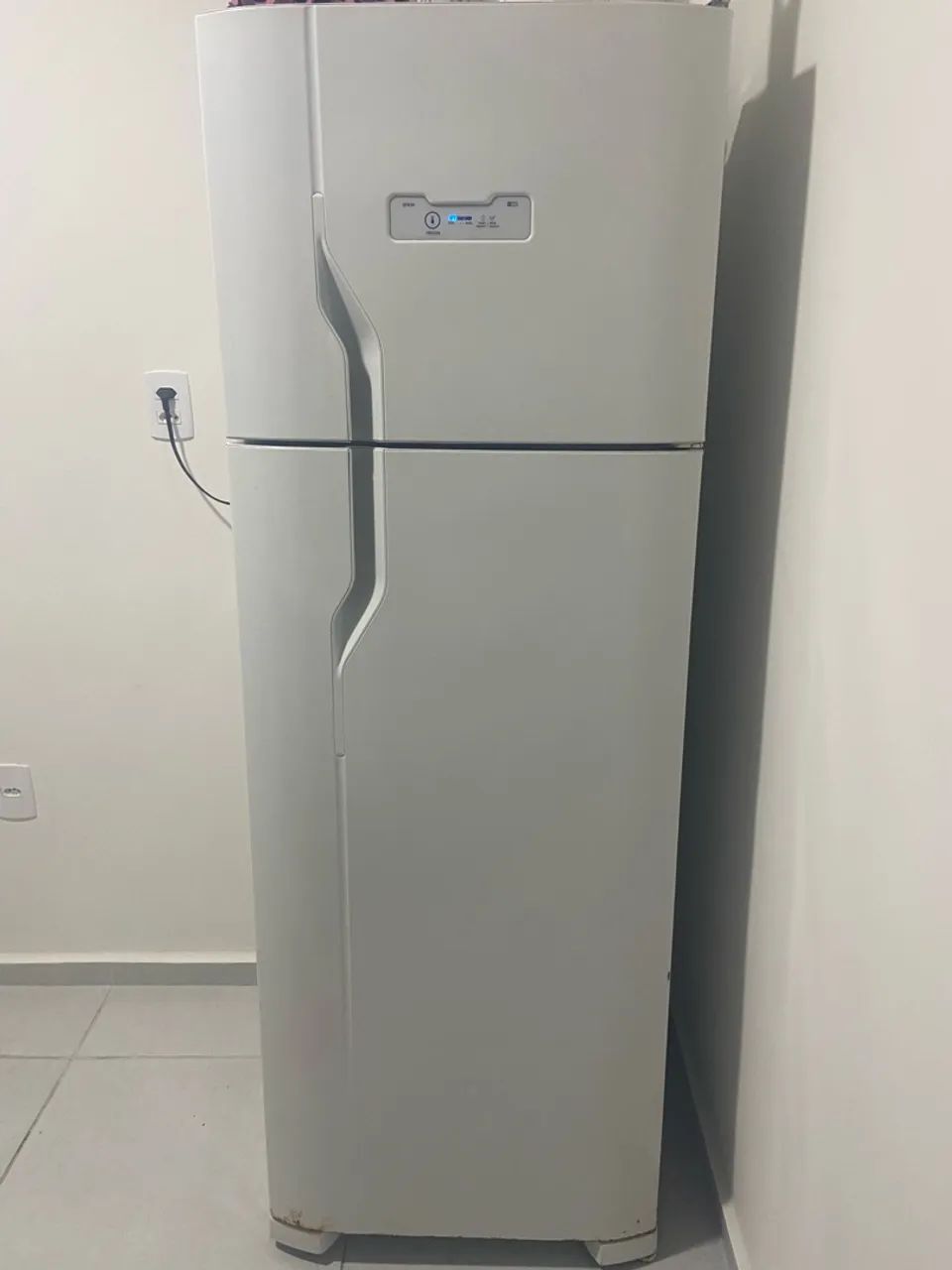 Vendo Geladeira Eletrolux