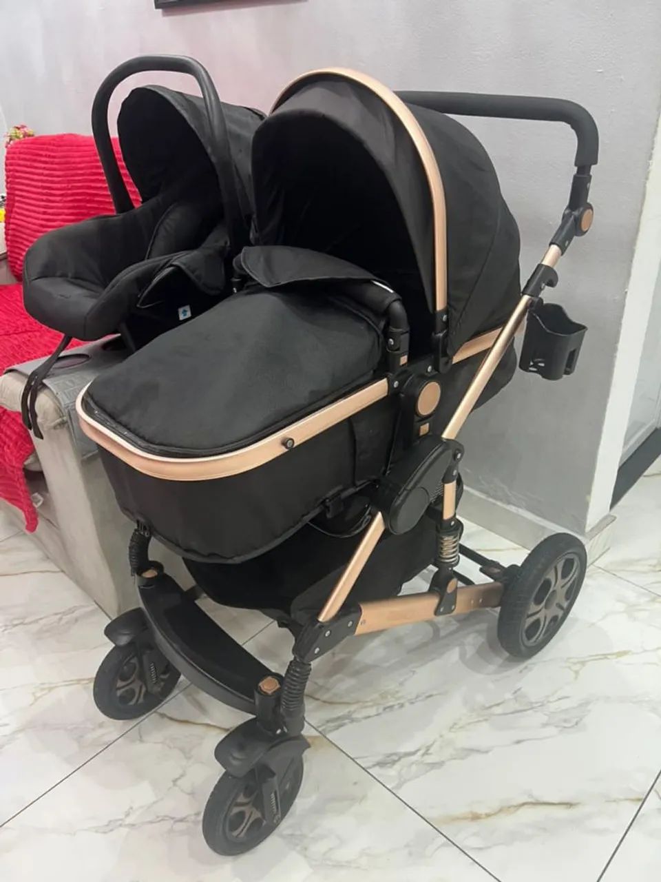 Carrinho de bebê Moisés europeu + bebê conforto 