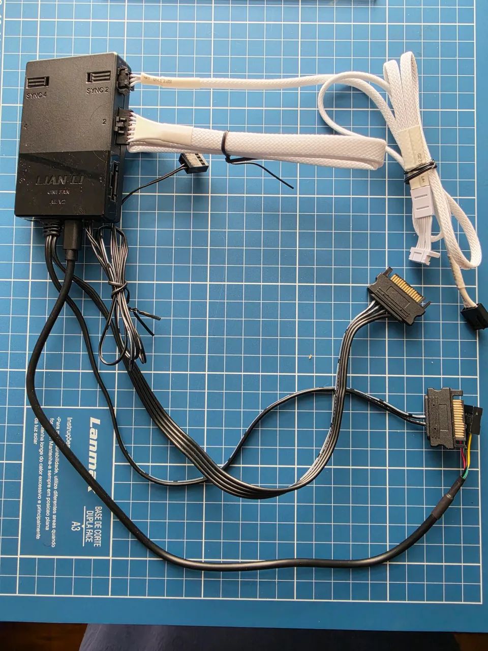 Controladora Lian Li Unifan ALV2 - Foto 2