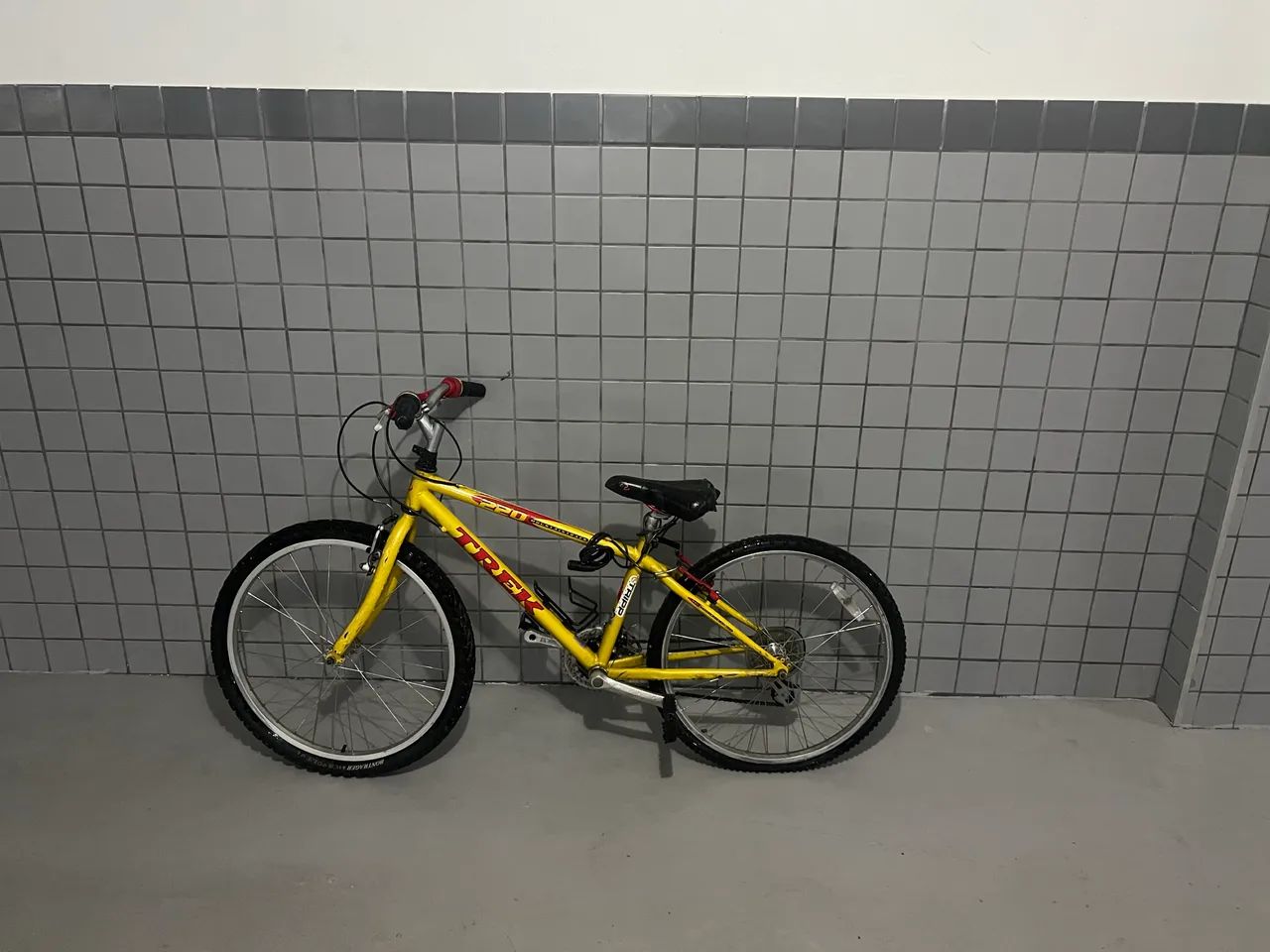 Bicicleta Trek 220 Original Aro 24- R$ 700