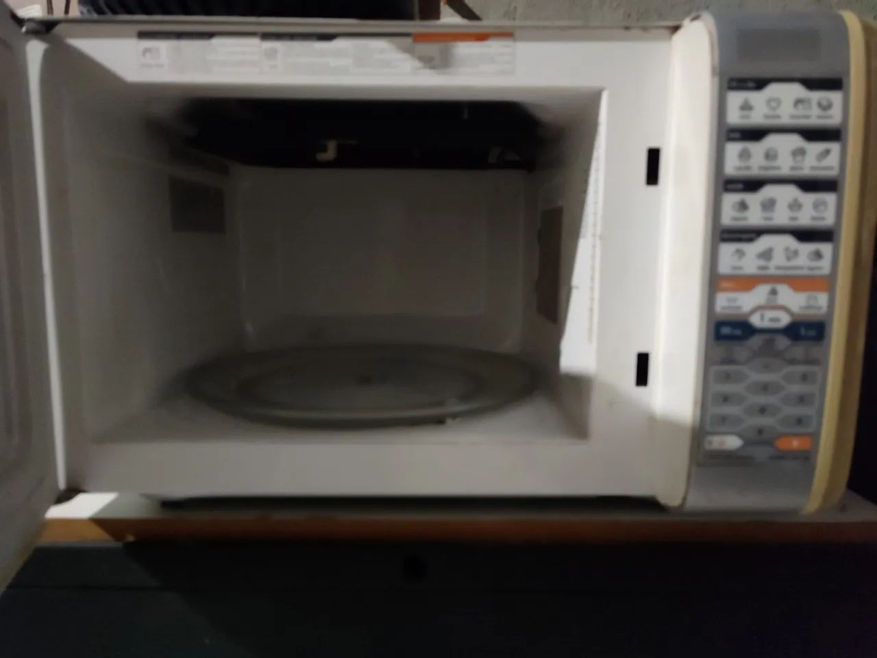 Microondas Midea 31 litros com grill. - Foto 2