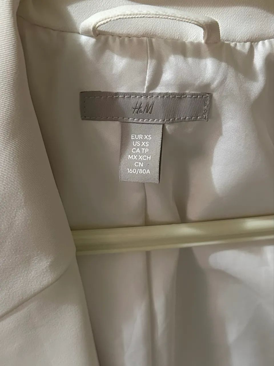Blazer feminino branco curto - terninho - Foto 2