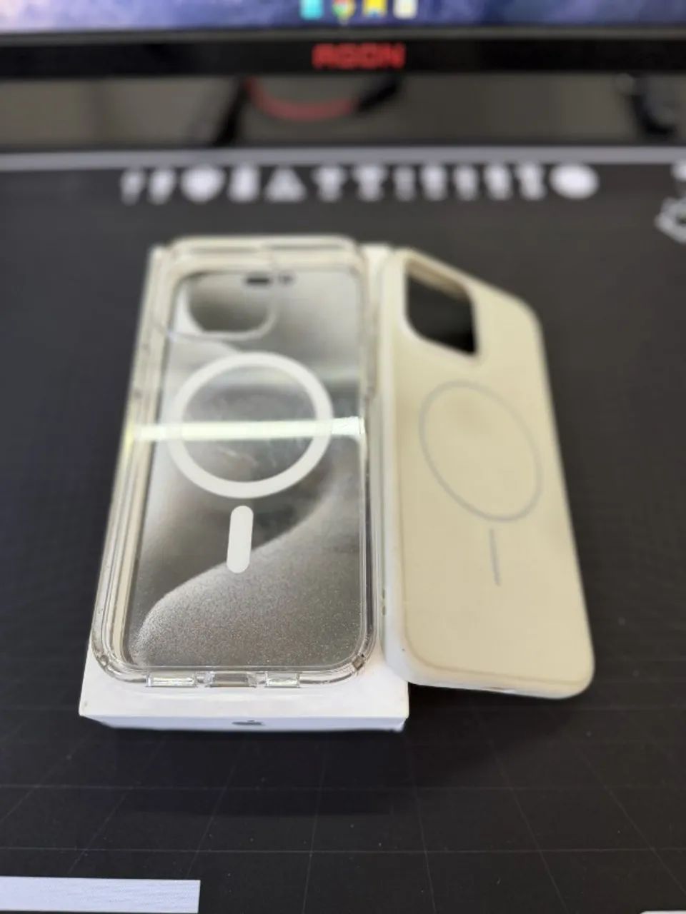 iPhone 15 Pro Max - 512GB - Titânio Branco - Foto 2