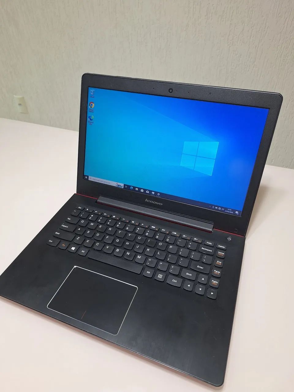  Lenovo  4GB ram 256Gb SSD 14 Polegadas AMD A8 Radeon R5 2.2 GHz 