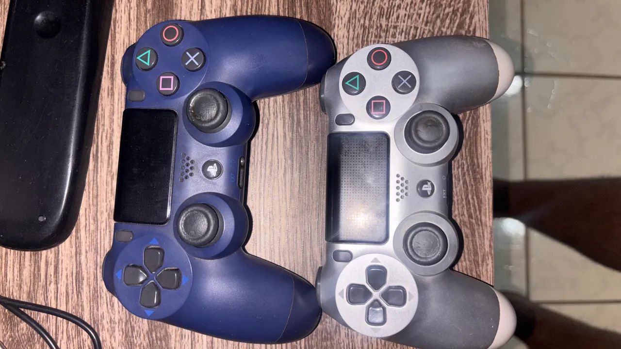 Ps4 Pro DESBLOQUEADO - Foto 2