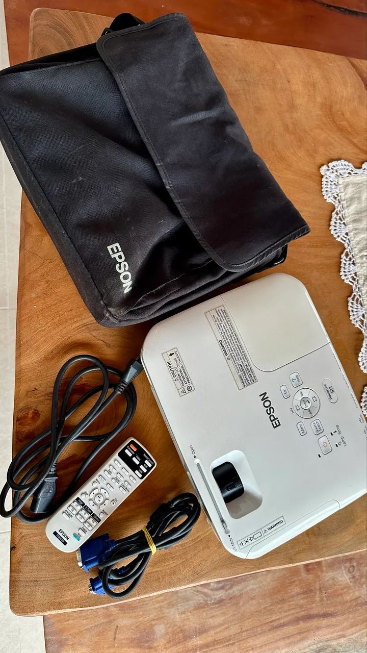 Projetor Epson PowerLite S11 branco