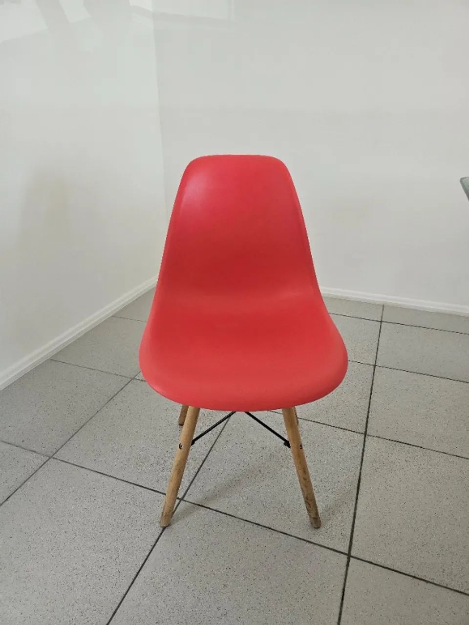 7 Cadeiras Charles Eames Eiffel Base Madeira 