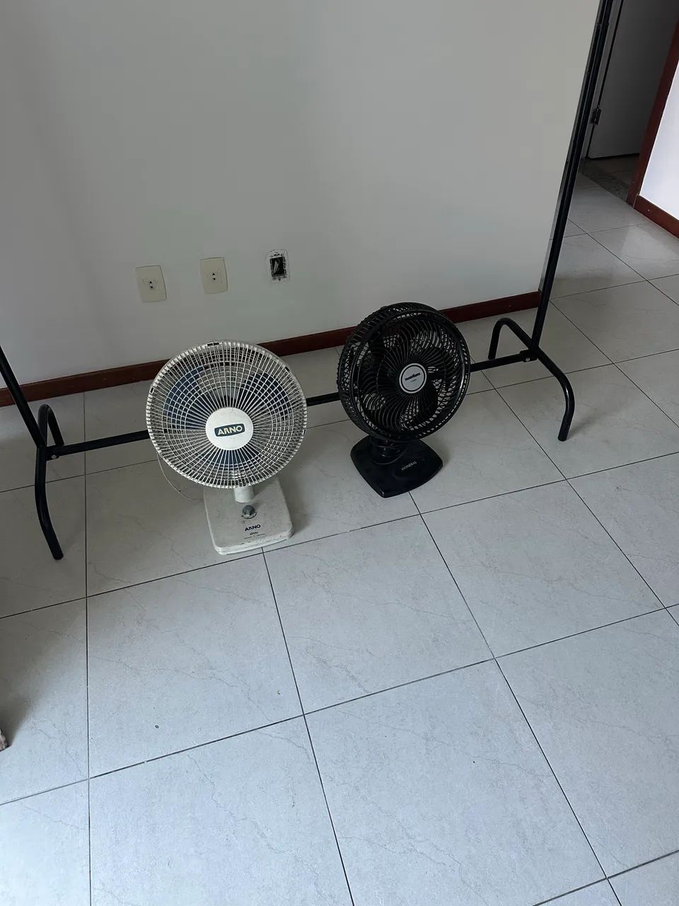 2 ventiladores 30 cm  110 funcionando perfeitamente  - Foto 2