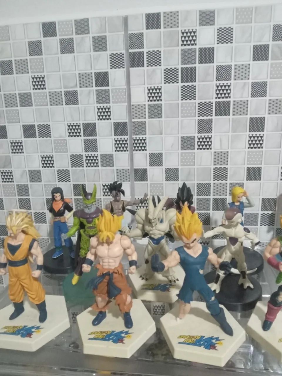 20 bonecos de Dragon ball com base - Foto 2