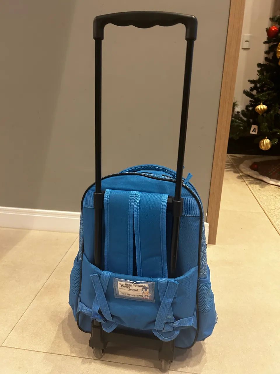 Mochila Infantil com Rodinhas e Lancheira Térmica do Sonic - Foto 3