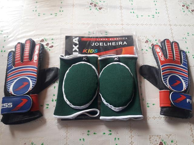 Joelheiras e par de luvas de goleiro kids