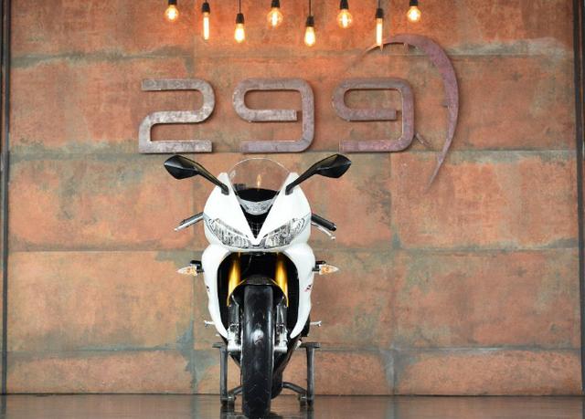 Triumph Daytona 675R - Foto 9