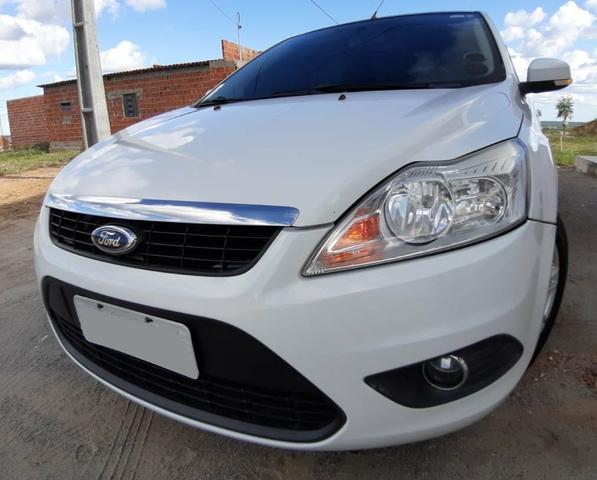 Ford Focus Sedan 2013