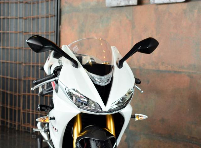Triumph Daytona 675R - Foto 6