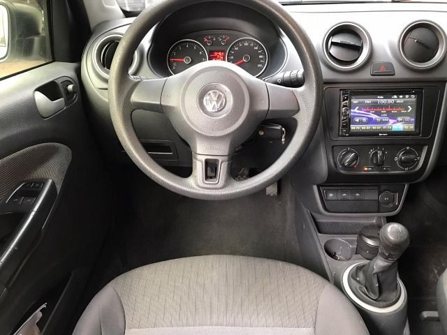Volkswagen Voyage 1.6 Flex 4p 2014 - Foto 7