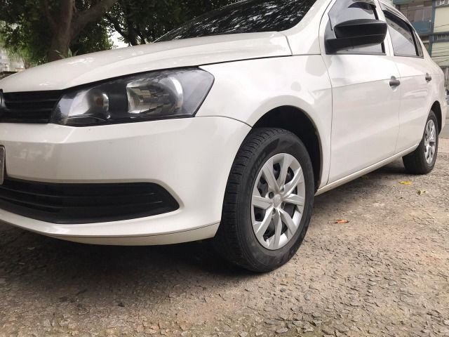 Volkswagen Voyage 1.6 Flex 4p 2014 - Foto 5