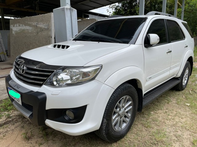 HILUX SW4 7 LUGARES