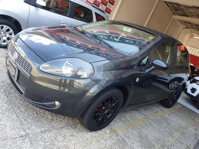 FIAT PUNTO ATTRACTIVE 1.4 FIRE FLEX 8V 5P