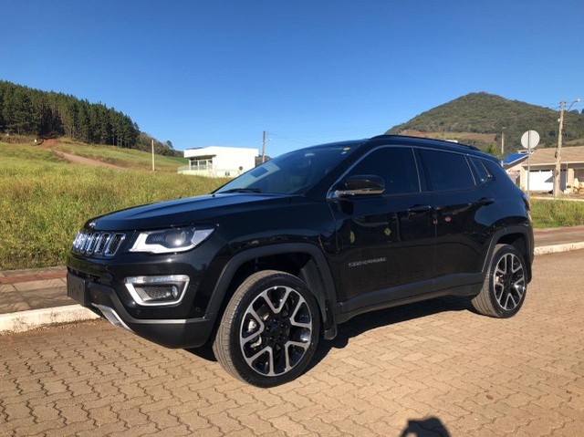 COMPASS LIMITED TOP DIESEL 4X4 SOMENTE 26.840KM PRETA ANO 2020