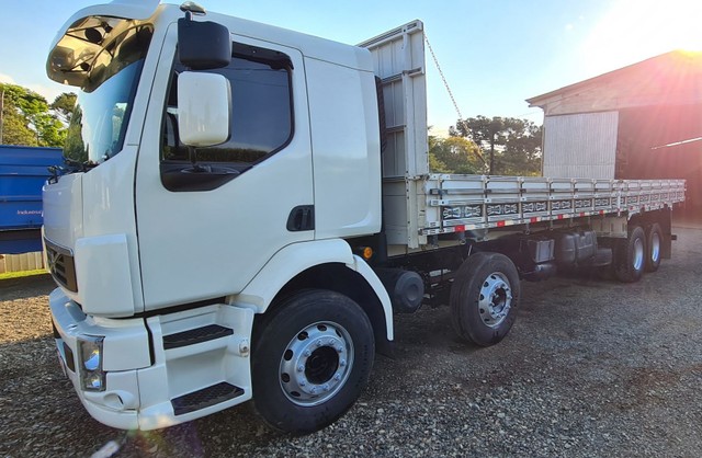 VOLVO VM 260.