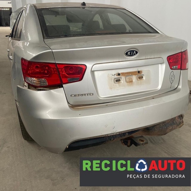 Sucata de kia cerato 2013 para retirada de peças Leia a descrição - Foto 2