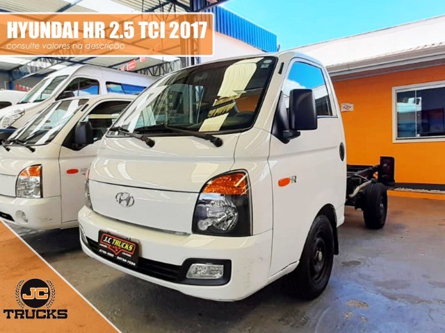 HYUNDAI HR 2.5 TCI DIESEL 2017  COM BAÚ OU CARROCERIA SEMI-NOVA 