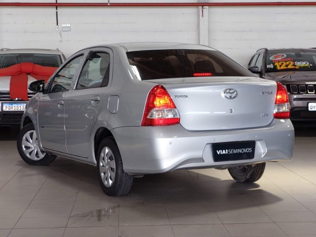 Toyota Etios X 2018 1.5 Sedan  - Foto 5