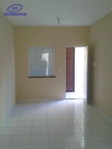Apartamento com 2 dormitórios para alugar, 50 m² por R$ 550,00/mês - Barroso - Fortaleza/C - Foto 8