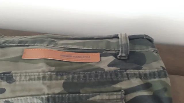 Vendo bermuda camuflada pouco usada. - Foto 3