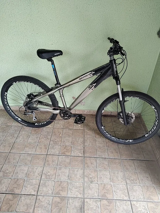 Bicicleta Gios FRX/4 Trix Freeride Aro 26 Freio a Disco 21 Velocidades  Cambios Shimano Preto Roxo Roda Preta