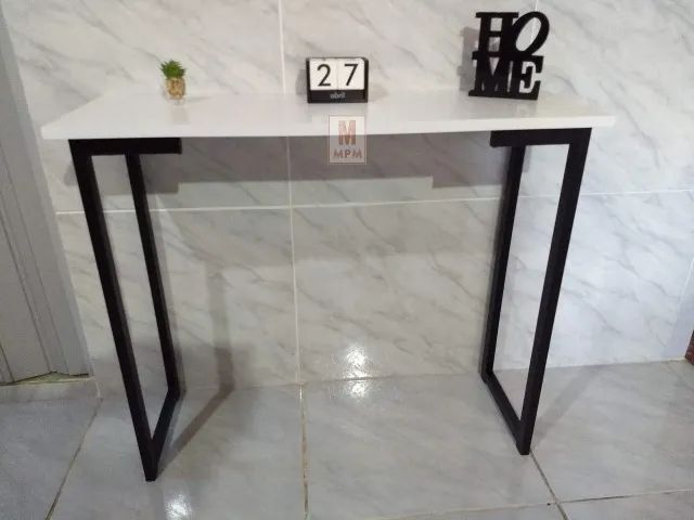 Aparador Estilo Industrial em Tampo Branco aço Preto