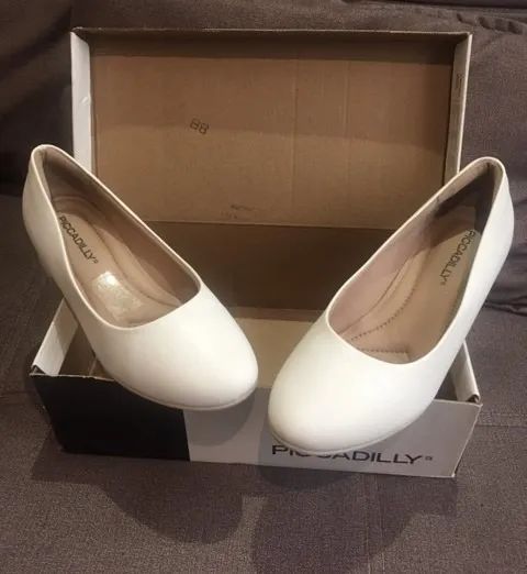 Sapato Piccadilly Branco tamanho 33