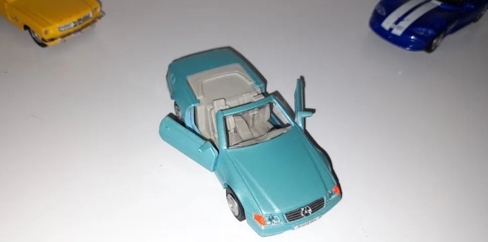 3 Miniaturas Antigas,Maisto,Carros Antigos,Em Muito Bom Estado - Foto 3