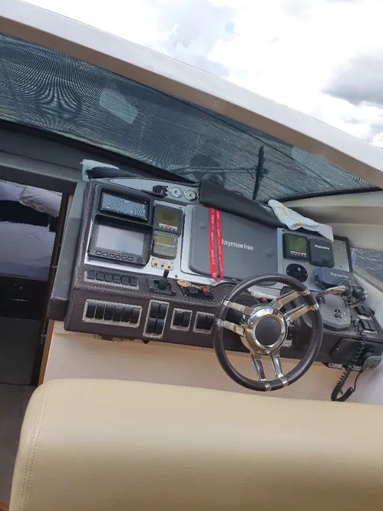 Phantom 500 HT 2007 com 2.188hrs motores diesel yanmar, gerador onan 11kvs, 25 + 1 passage - Foto 5